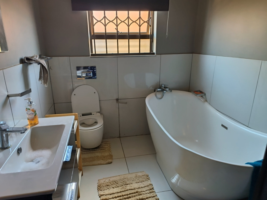 3 Bedroom Property for Sale in Ellaton North West